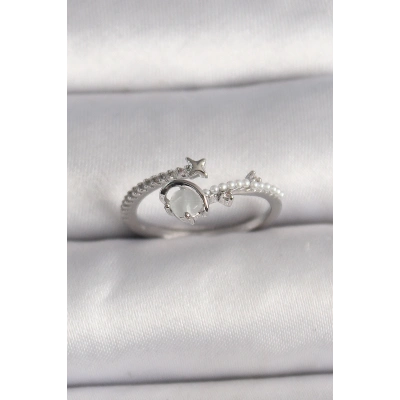 Pirinç Gümüş Renk Zirkon Taşlı Beyaz Mineli Yıldız Detay Ayarlanabilir Kadın Yüzük