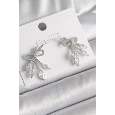 Pirinç Gümüş Renk Zirkon Taşlı Düğüm Model Damla Zirkon Taşlı Kadın Küpe