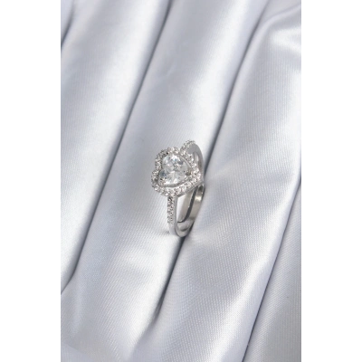 Pirinç Gümüş Renk Zirkon Taşlı Kalp Charm Model Kadın Yüzük