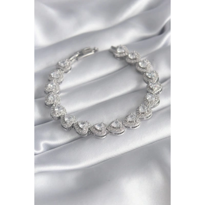 Pirinç Gümüş Renk Zirkon Taşlı Kalp Model VIP Seri Kadın Bileklik