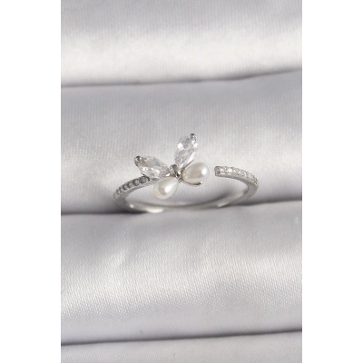 Pirinç Gümüş Renk Zirkon Taşlı Kelebek Model İnci Detaylı Ayarlanabilir Yüzük