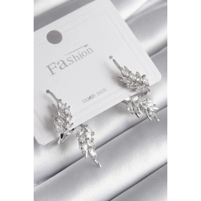 Pirinç Gümüş Renk Zirkon Taşlı Yaprak Model Kadın Küpe
