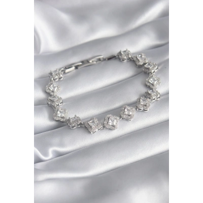 Pirinç Gümüş Renk Zirkon Taşlı Yonca Model VIP Seri Kadın Bileklik