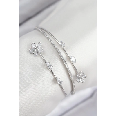 Pirinç Zirkon Taşlı Çiçek Model Gümüş Renk Kadın Bileklik