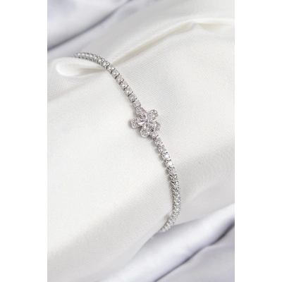 Pirinç Zirkon Taşlı Çiçek Model Gümüş Renk Kadın Bileklik