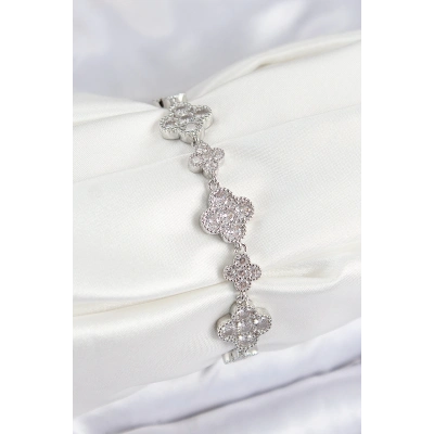 Pirinç Zirkon Taşlı Yonca Model Gümüş Renk VIP Seri Kadın Bileklik