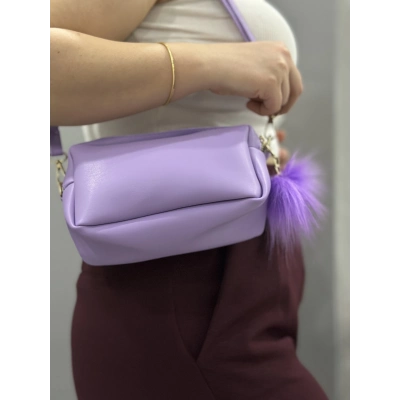 Ponpon mor cilt çanta