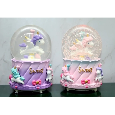 Unicorn İçi Dönmeli Püskürtmeli Işıklı Müzikli Kar Küresi Büyük Boy Alk3040