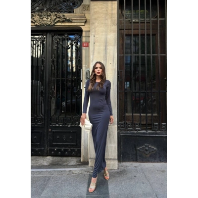 Uzun kollu uzun elbise