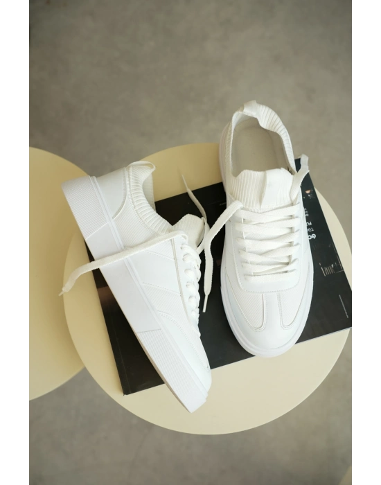 -010  Beyaz Cilt Günlük Erkek Ayakkabı