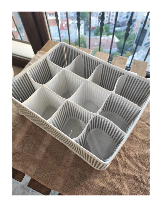 12 Bölmeli Pratik Bölmeli Çekmece Düzenleyici Organizer