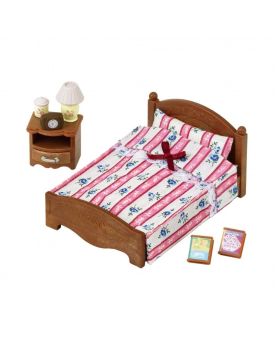 5019 Sylvanian Families İki Kişilik Yatak Seti figürler ayrı satılır +3 yaş