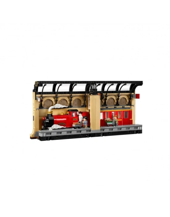 76450   Harry Potter - Kitaplık Dekoru: Hogwarts Ekspresi 832 parça +10 yaş