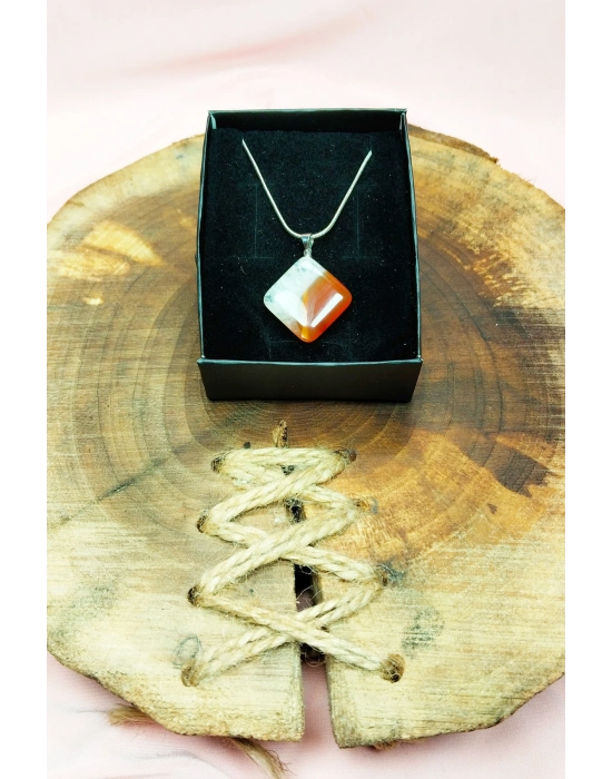 Akik Doğal Taşı Zincirli El Yapımı Kolye Uç: 3 cm Zincir: 20 cm kutulu