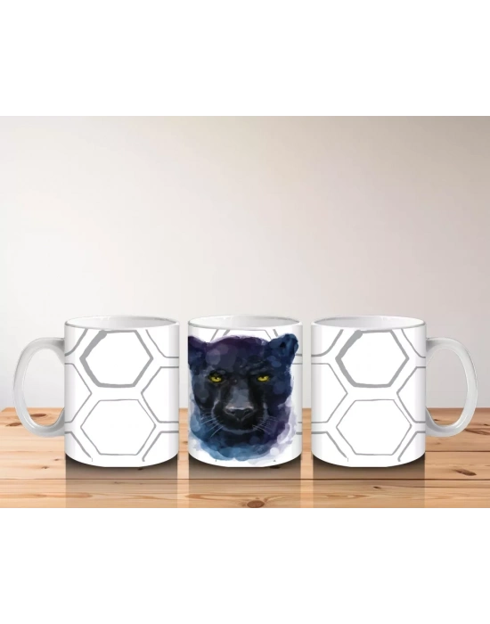 Altıgen Desen Üzerinde Mor Gözlü Panter Portresi – Baskılı Kahve Kupası