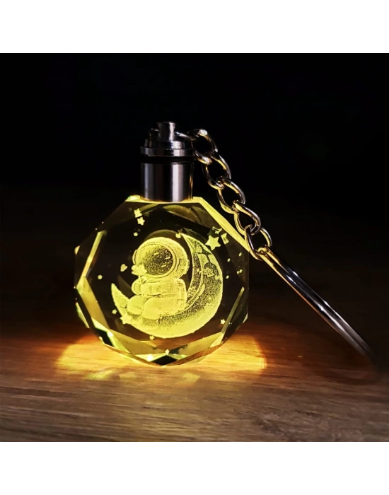 Astronot Tasarımlı Renk Değiştiren Anahtarlık