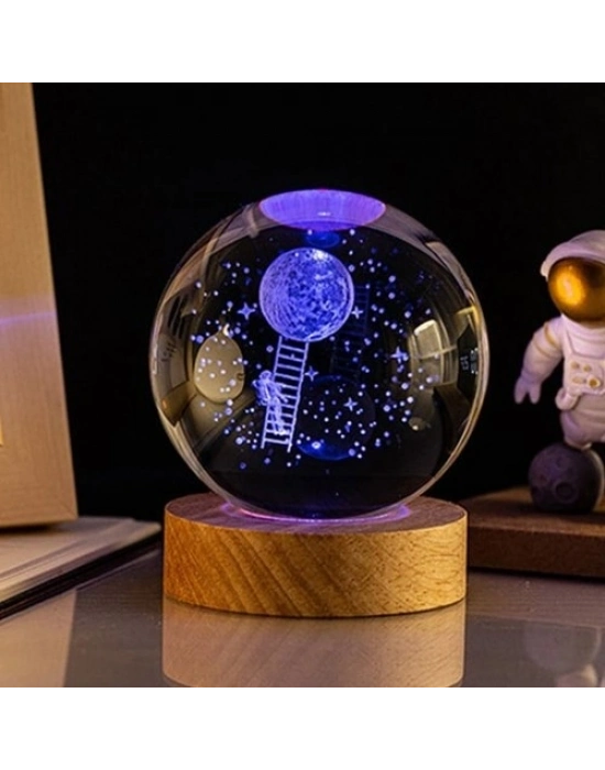 Aya Çıkan Astronot Tasarım Cam Küre