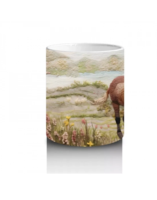 Bahar Manzarasında Zarif At Figürü - Baskılı Kahve Kupası