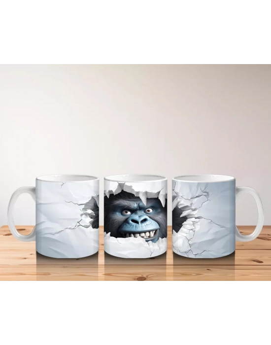 Beyaz Çatlaklı Duvar Arasında Yırtıcı Hayvan – Baskılı Kahve Kupası