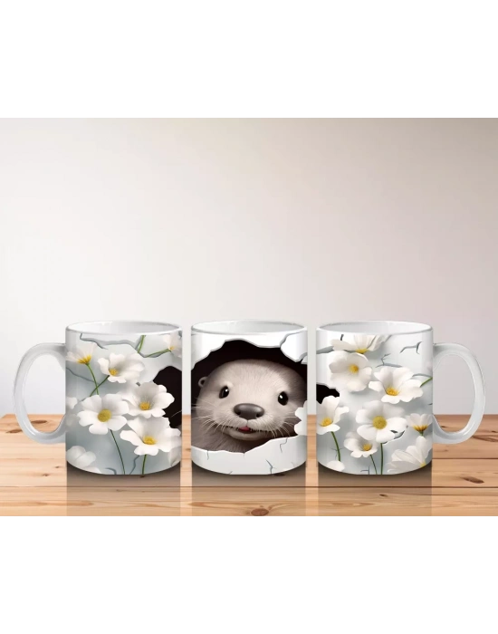 Beyaz Çiçekler Arasında Gülümseyen Sevimli Ayı – Baskılı Kahve Kupası