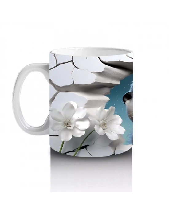 Beyaz Çiçeklerle Çevrili Duvar Arasında Sevimli Fok Yavrusu - Baskılı kahve kupası