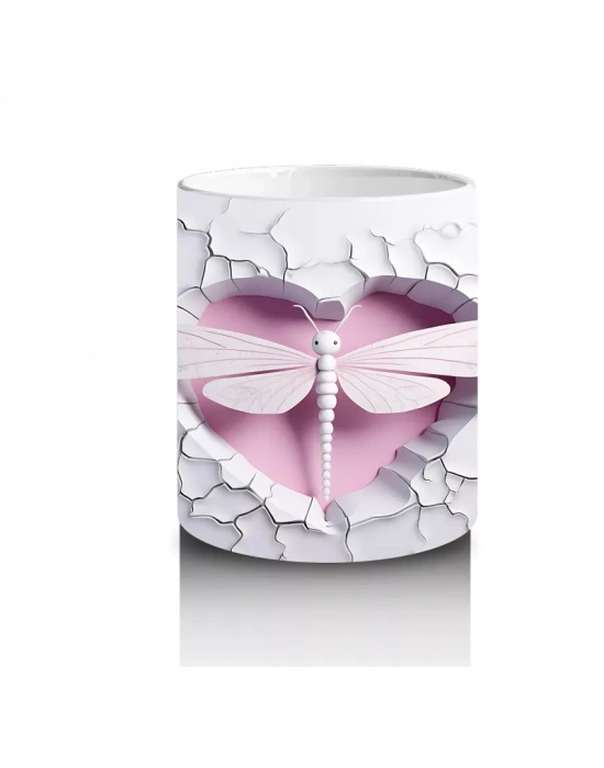 Beyaz Duvar Üzerinde Pembe Kanatlı Yusufçuk – Baskılı Kahve Kupası