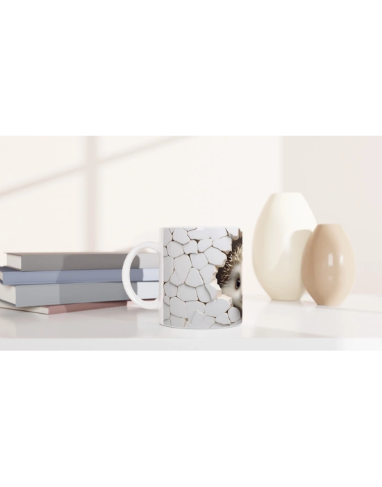 Beyaz Mozaik Duvardan Bakan Kirpi Temalı Baskılı Kupa Bardak