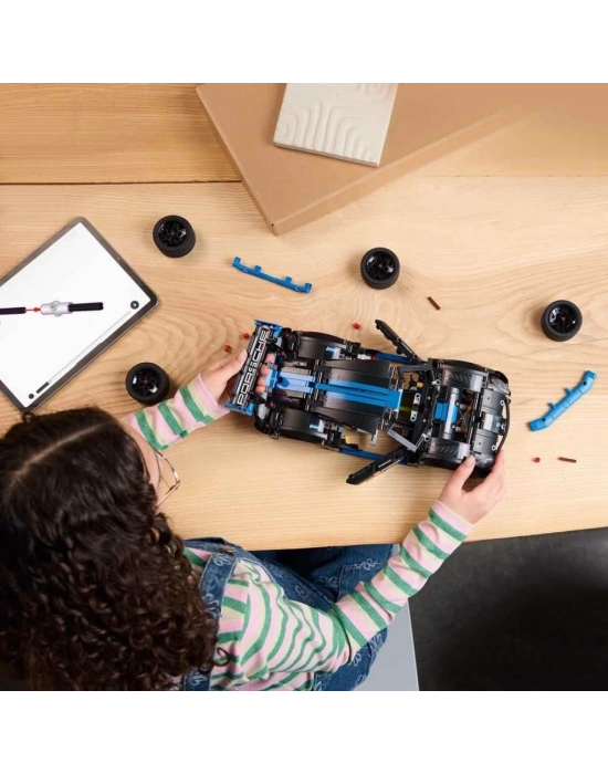 ®   Technic Porsche GT4 e-Performance Yarış Arabası 42176