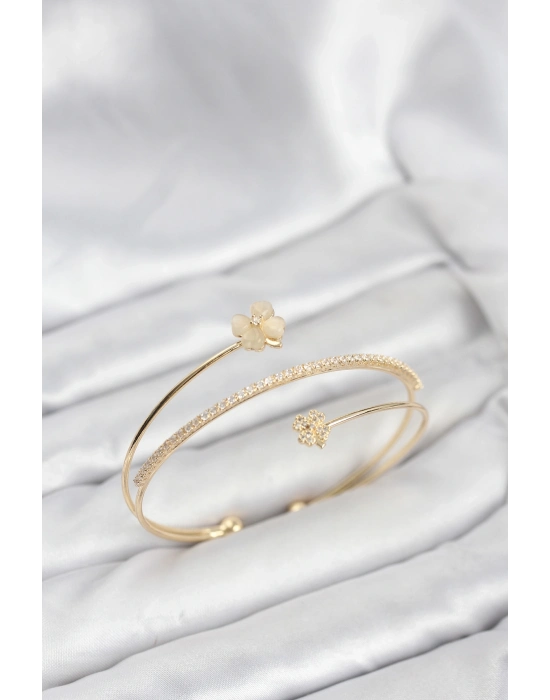 Yonca Çiçek Model Pirinç Gold Renk Kadın Bileklik