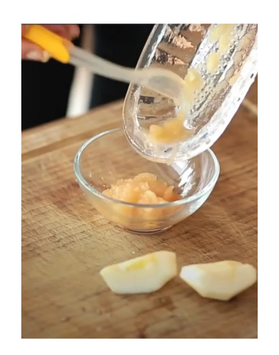 Cam Elma ve Sebze Rendesi Bebekler İçin Yemek Hazırlama