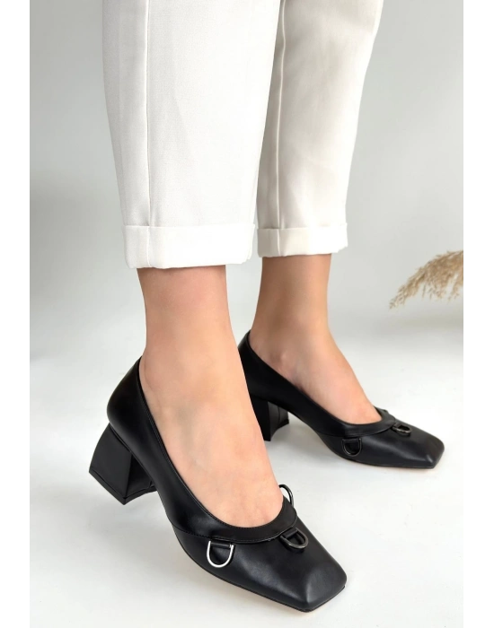 Cande Siyah Cilt Topuklu Ayakkabı