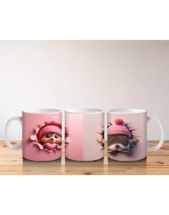 Çatlak Duvar Arasında Gülümseyen Oyuncak Kirpi – Baskılı Kahve Kupası