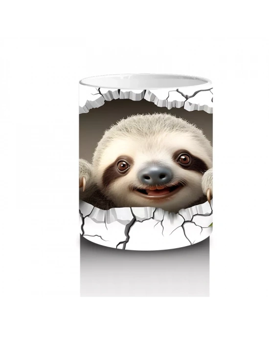 Çatlak Duvar Arasında Gülümseyen Tembel Hayvan – Baskılı Kahve Kupası