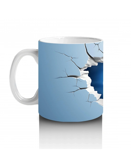 Çatlak Duvar Arasında Şaşkın Bakışlı Baykuş – Baskılı Kahve Kupası