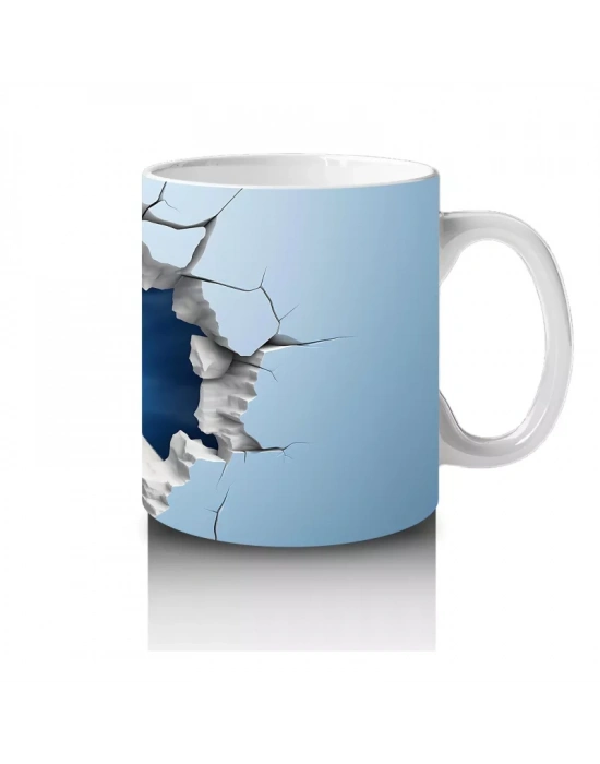 Çatlak Duvar Arasında Şaşkın Bakışlı Baykuş – Baskılı Kahve Kupası