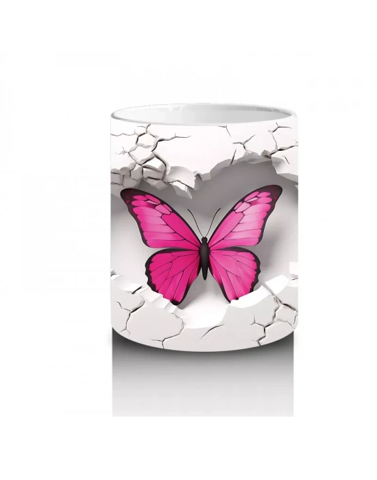 Çatlak Duvarda Parlayan Pembe Kelebek – Baskılı Kahve Kupası