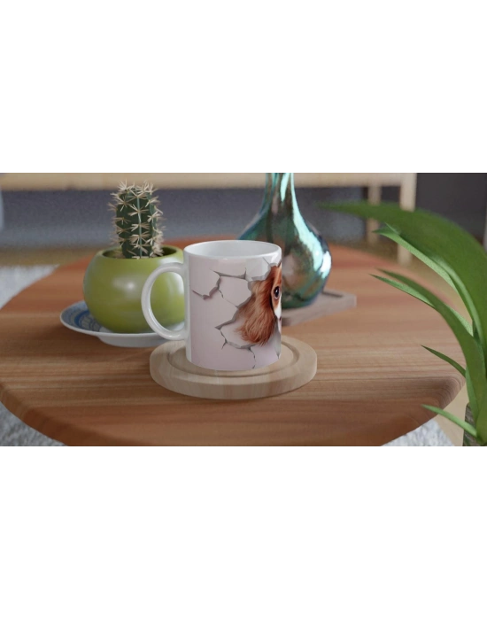 Çatlak Duvardan Bakan Cavalier King Charles Temalı Baskılı Kupa Bardak