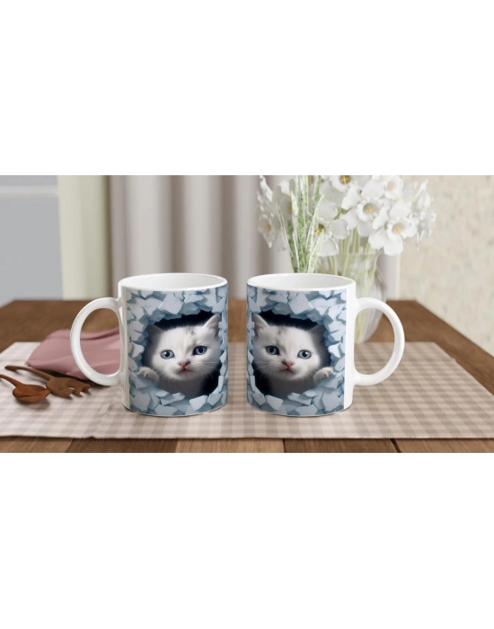 Çatlak Duvardan Bakan Mavi Gözlü Yavru Kediler Temalı Baskılı Kupa Bardak