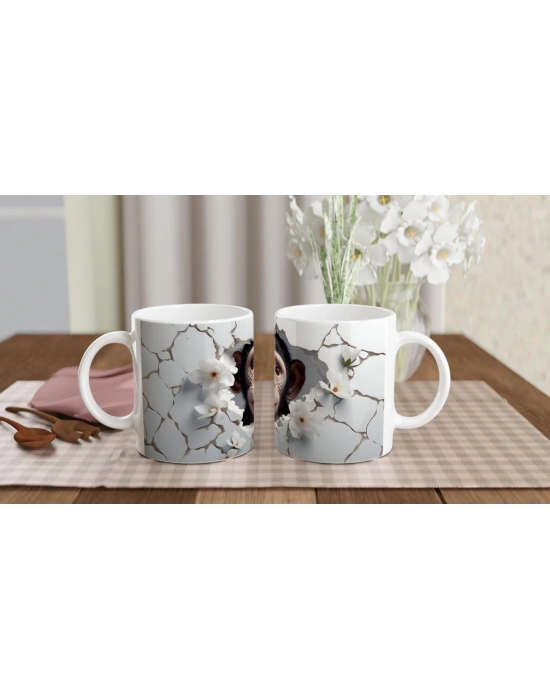 Çatlak Duvardan Bakan Sevimli Şempanze Temalı Baskılı Kupa Bardak