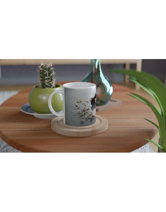 Çiçekler Arasında Beliren Beyaz Geyik Baskılı Kupa Bardak