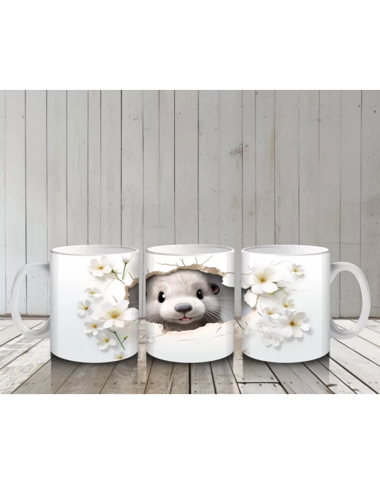 Çiçeklerle Süslenmiş Duvar Arasında Bakan Sevimli Su Samuru - Baskılı kahve kupası