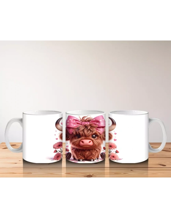 Çiçekli Arka Planda Fiyonk Takmış Boğa – Baskılı Kahve Kupası