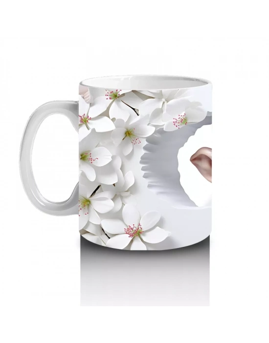 Çiçekli Zemin Üzerinde Sevimli Maymun – Baskılı Kahve Kupası