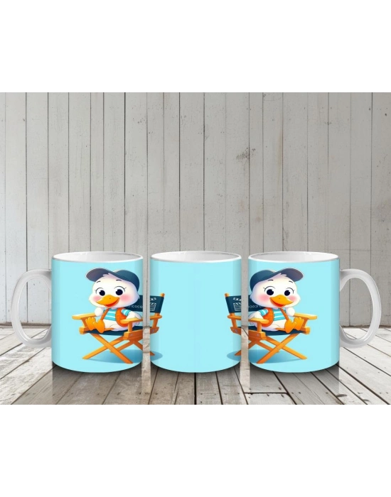 Çocuklara Sütü Sevdiren Yönetmen Sandalyesinde Oturan Sevimli Ördek Desenli Kupa Bardak