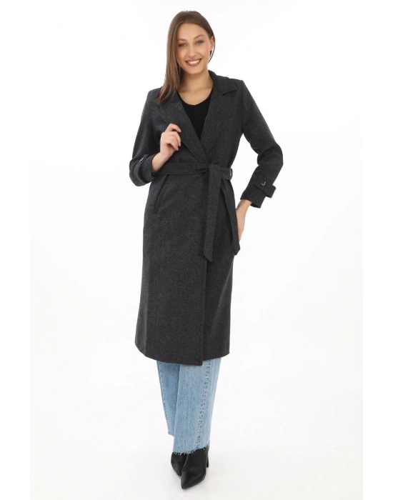 Balık Sırtı Kaşe Kaban – Uzun Boy Kruvaze Yaka Kuşaklı Astarlı Kışlık Tesettür Kaban, Yünlü Dokuma Kaşmir Kumaş, Cepli Rahat Oversize Kalıp Şık Modern Kaban Mont Modeli (Günlük ve Özel Gün Kombinlerine Uygun) - Siyah