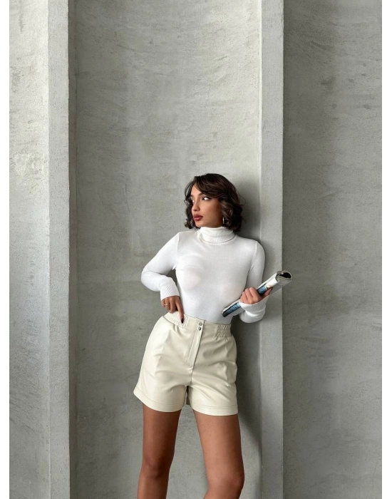 Beli lastikli çıtçıtlı deri şort krem w241007