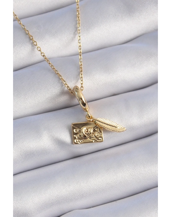 ® 316L Çelik Gold Renk Kalp Detay Mektup Figür Charm Model Kadın Kolye