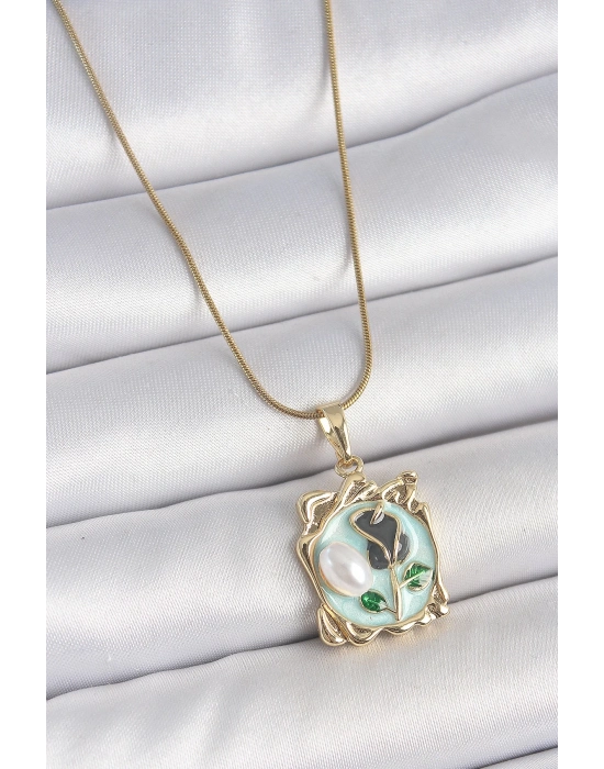 ® 316L Çelik Gold Renk Zincir Mavi Mineli Çiçek İşlemeli İnci Detay Portre Model Kadın Kolye