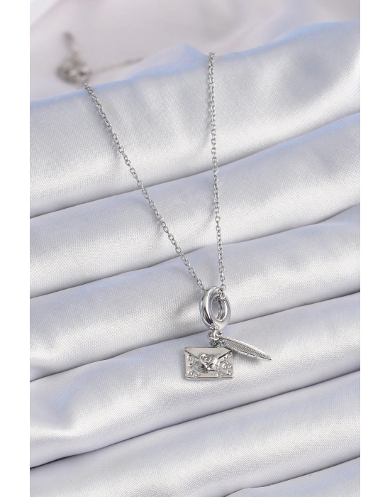 ® 316L Çelik Gümüş Renk Kalp Detay Mektup Figür Charm Model Kadın Kolye