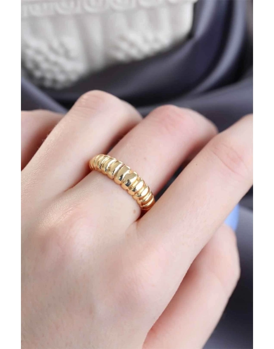 ® Altın Renk Ayarlamalı Burgu Kadın Yüzük